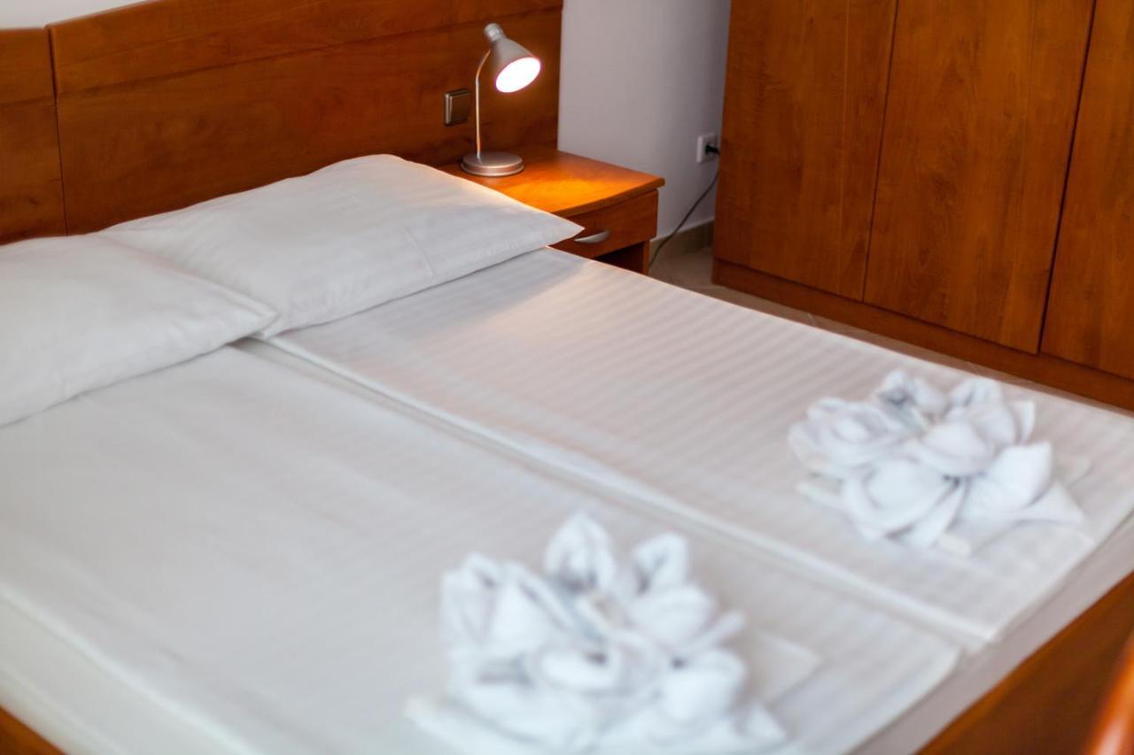 Hotel Adria Malinska Εξωτερικό φωτογραφία